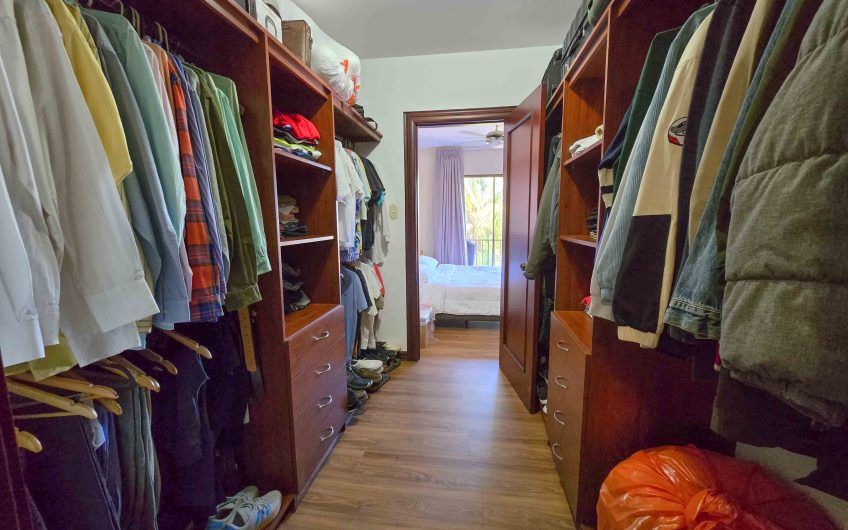 Condo de Un Nivel con vista de 3 habit. en Guachipelín Escazú