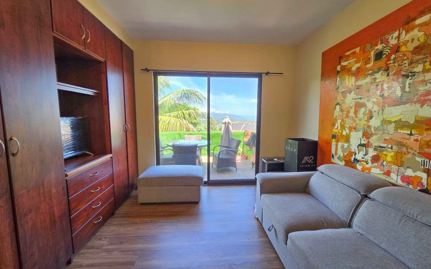 Condo de Un Nivel con vista de 3 habit. en Guachipelín Escazú