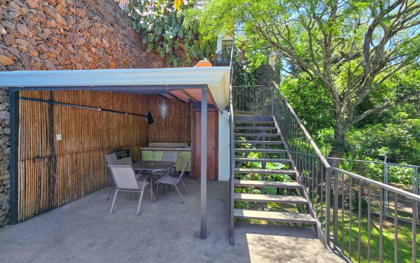 Condo de Un Nivel con vista de 3 habit. en Guachipelín Escazú