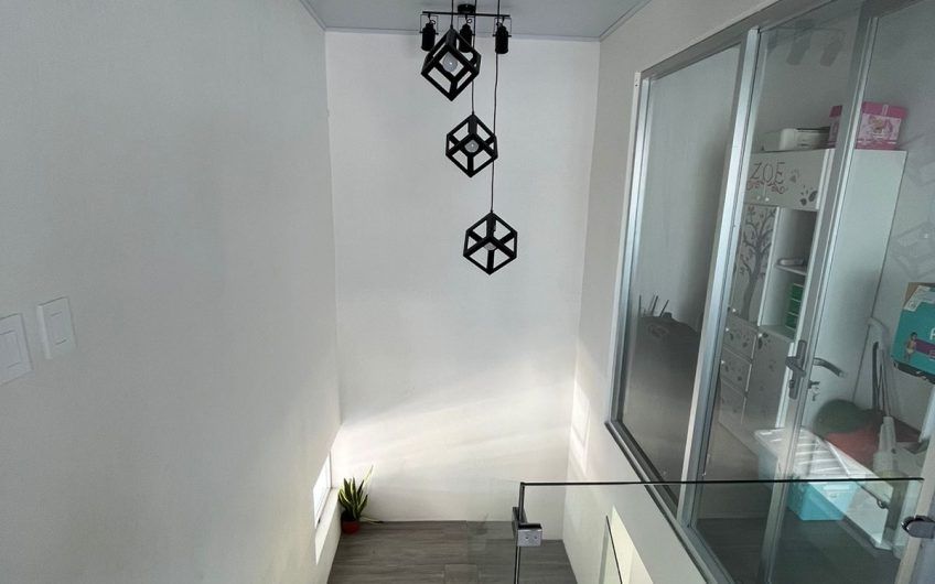 Condo moderno con jardín en Brasil de Mora Santa Ana