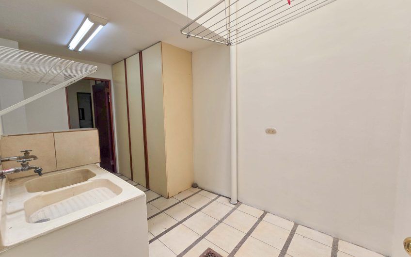 Condo de 451 m2 de 5 habit. en Trejos Montealegre x Avenida Escazú