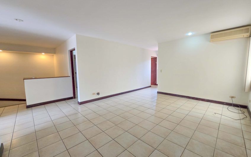 Condo de 451 m2 de 5 habit. en Trejos Montealegre x Avenida Escazú