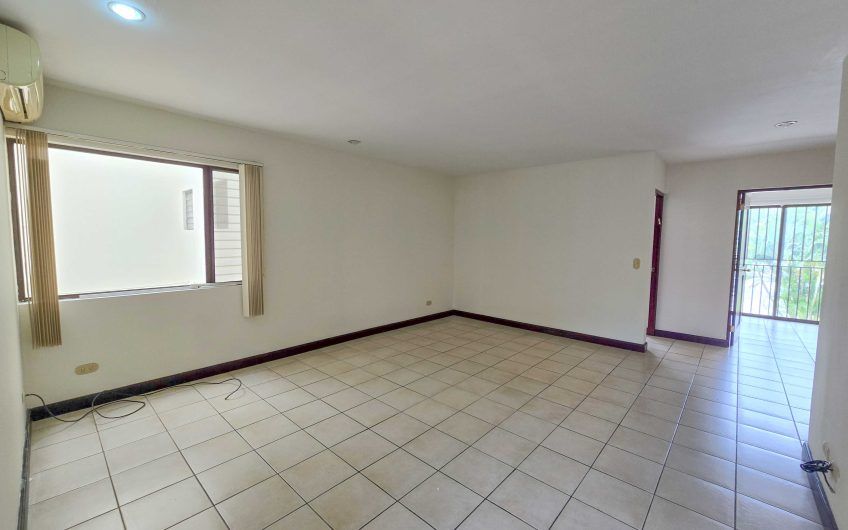 Condo de 451 m2 de 5 habit. en Trejos Montealegre x Avenida Escazú