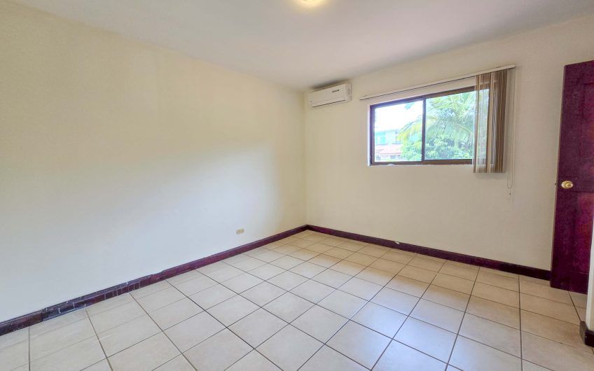 Condo de 451 m2 de 5 habit. en Trejos Montealegre x Avenida Escazú