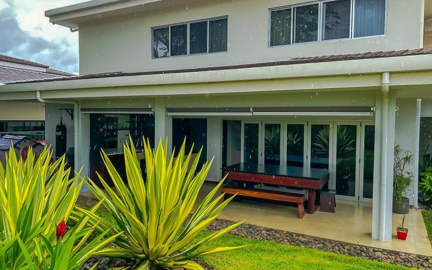 Hacienda Espinal San Rafael Alajuela! Casa de 430 m2 de 5 habit. con jardín