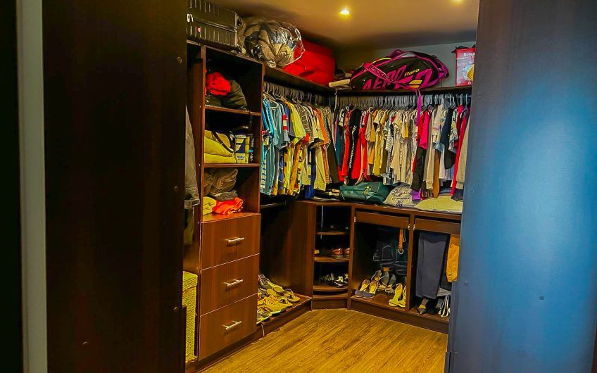 Hacienda Espinal San Rafael Alajuela! Casa de 430 m2 de 5 habit. con jardín