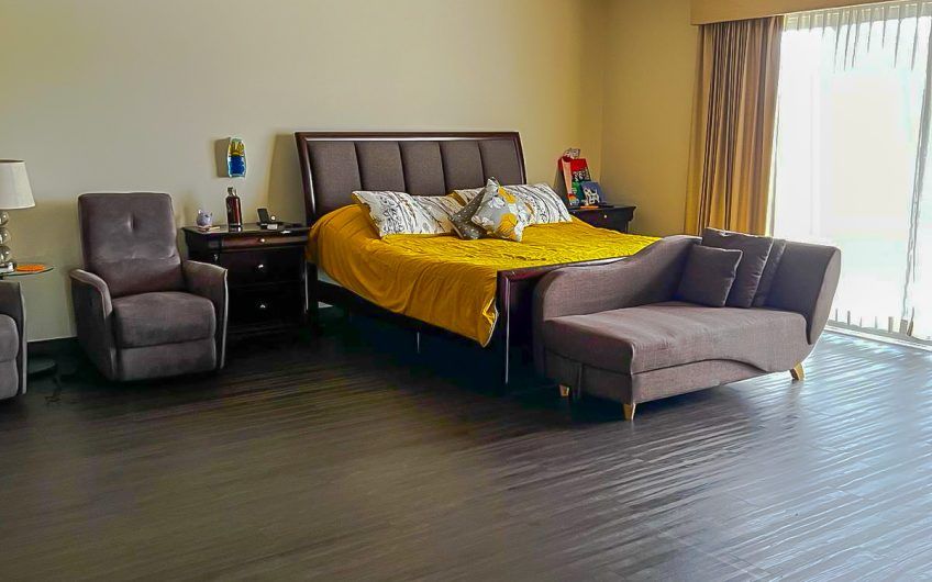 Hacienda Espinal San Rafael Alajuela! Casa de 430 m2 de 5 habit. con jardín