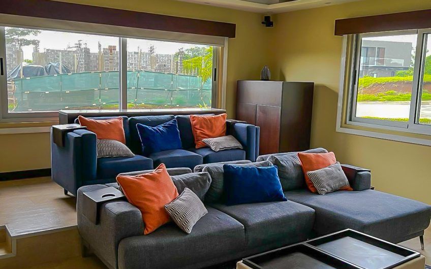 Hacienda Espinal San Rafael Alajuela! Casa de 430 m2 de 5 habit. con jardín