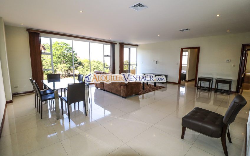 Lujoso apartamento con vista y terraza en San Rafael Escazú