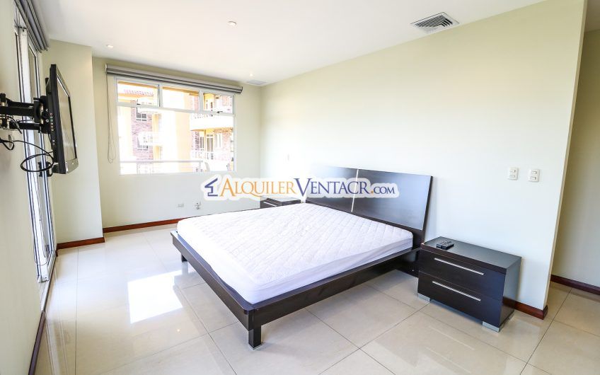 Lujoso apartamento con vista y terraza en San Rafael Escazú