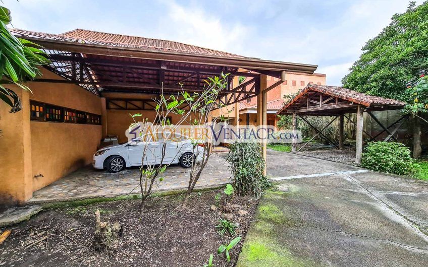 Oportunidad! Propiedad de 1.400 m2 con 2 casas en San Rafael Escazú x Country Club