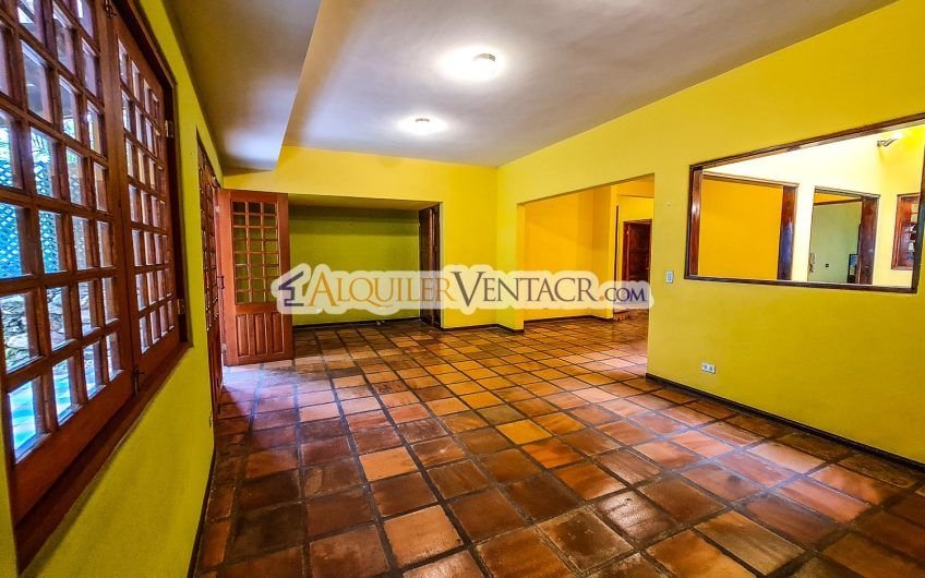 Oportunidad! Propiedad de 1.400 m2 con 2 casas en San Rafael Escazú x Country Club