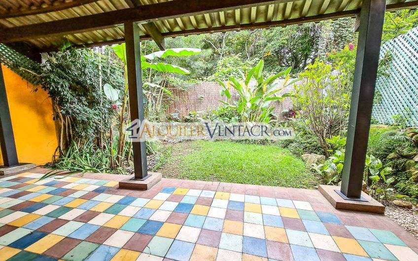 Oportunidad! Propiedad de 1.400 m2 con 2 casas en San Rafael Escazú x Country Club