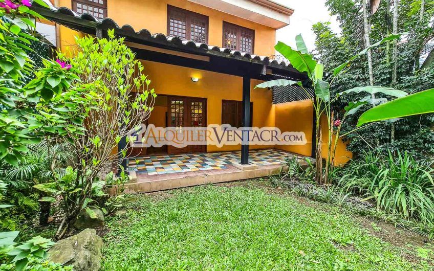 Oportunidad! Propiedad de 1.400 m2 con 2 casas en San Rafael Escazú x Country Club