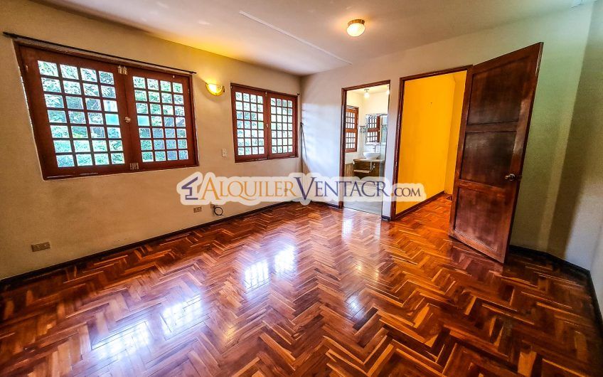 Oportunidad! Propiedad de 1.400 m2 con 2 casas en San Rafael Escazú x Country Club