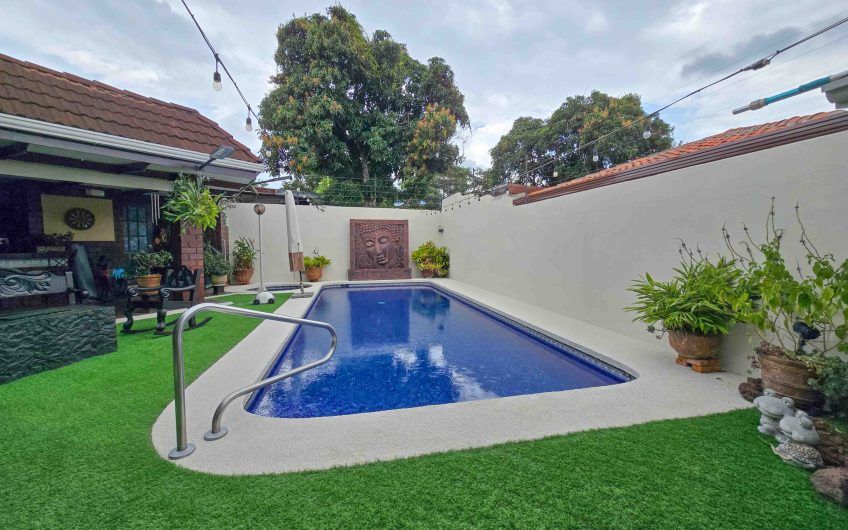 Casa de Una Planta con Piscina Privada en Bello Horizonte Escazú