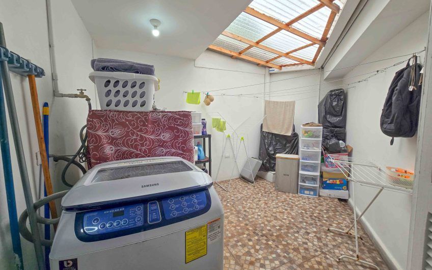 Casa de Una Planta con Piscina Privada en Bello Horizonte Escazú