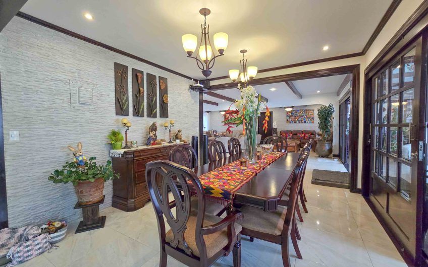 Casa de Una Planta con Piscina Privada en Bello Horizonte Escazú