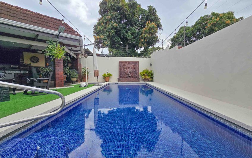 Casa de Una Planta con Piscina Privada en Bello Horizonte Escazú