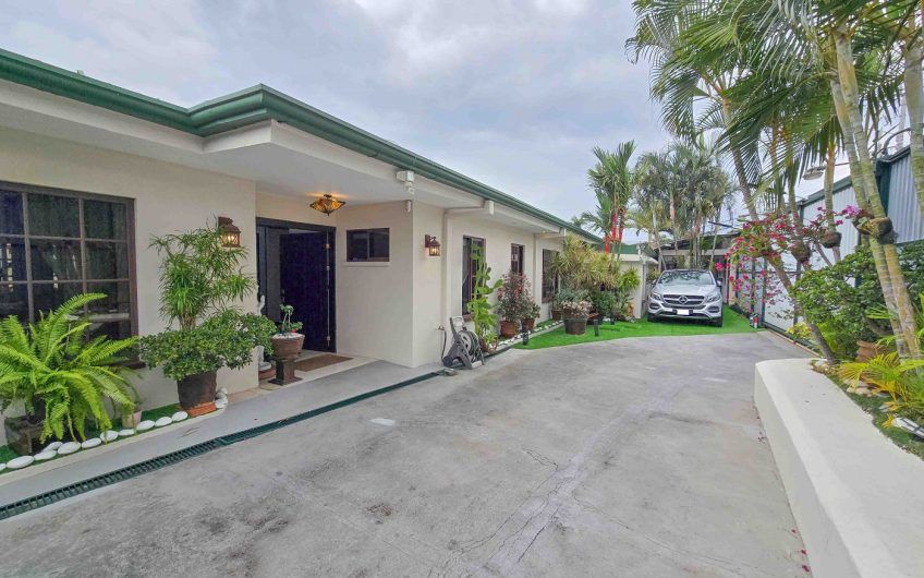 Casa de Una Planta con Piscina Privada en Bello Horizonte Escazú