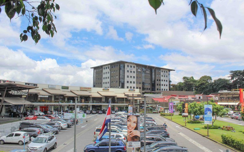 Oficentro Momentum Pinares Curridabat! Oficina de 411 m2