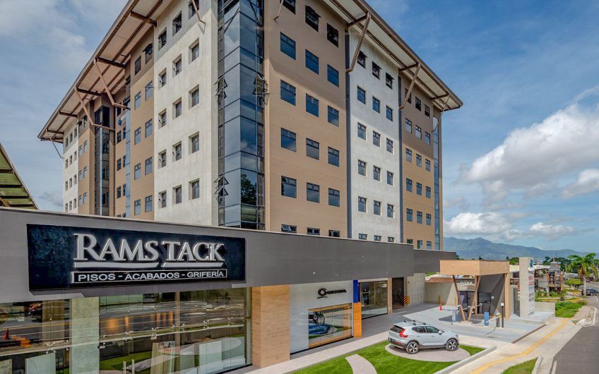 Oficentro Momentum Pinares Curridabat! Oficina de 411 m2