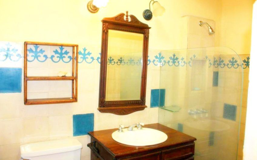 Oportunidad! Propiedad de 1.400 m2 con 2 casas en San Rafael Escazú x Country Club