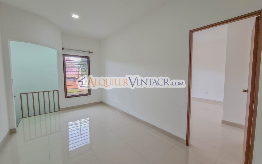 Apartamento + bodega (con uso suelo ZMRC) en Sabana Sur x Torre Universal