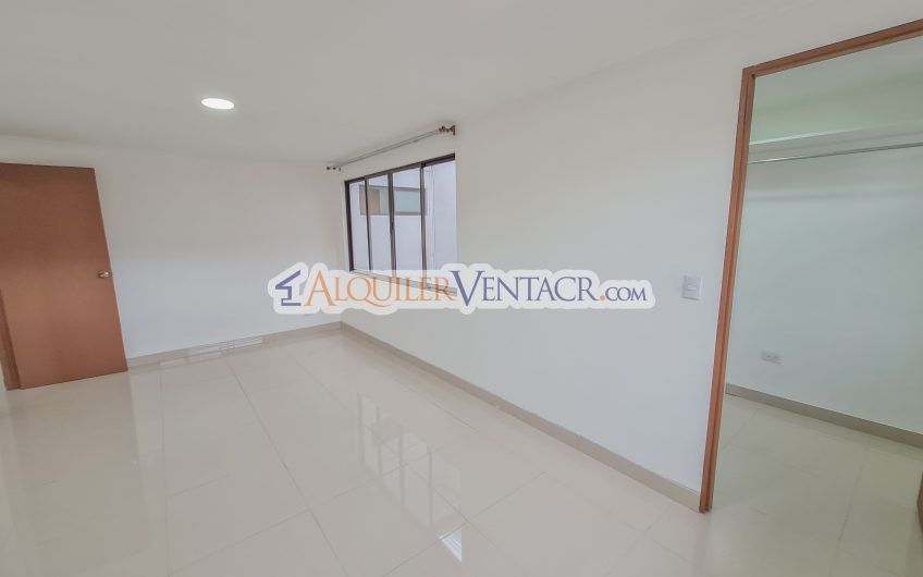 Apartamento + bodega (con uso suelo ZMRC) en Sabana Sur x Torre Universal