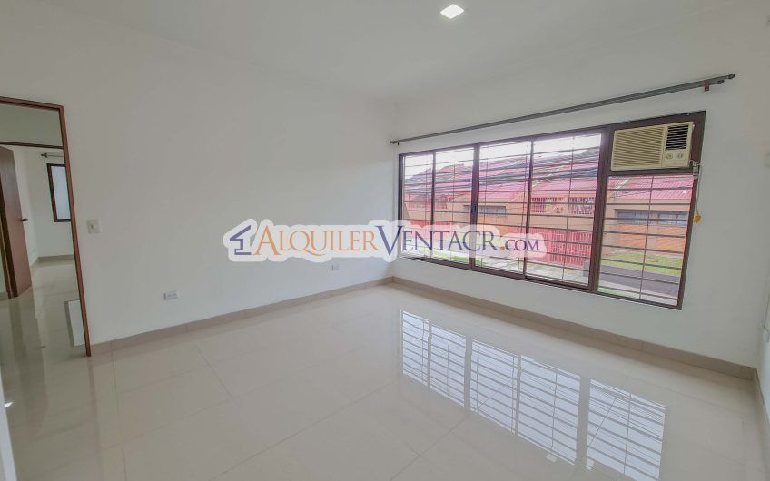 Apartamento + bodega (con uso suelo ZMRC) en Sabana Sur x Torre Universal