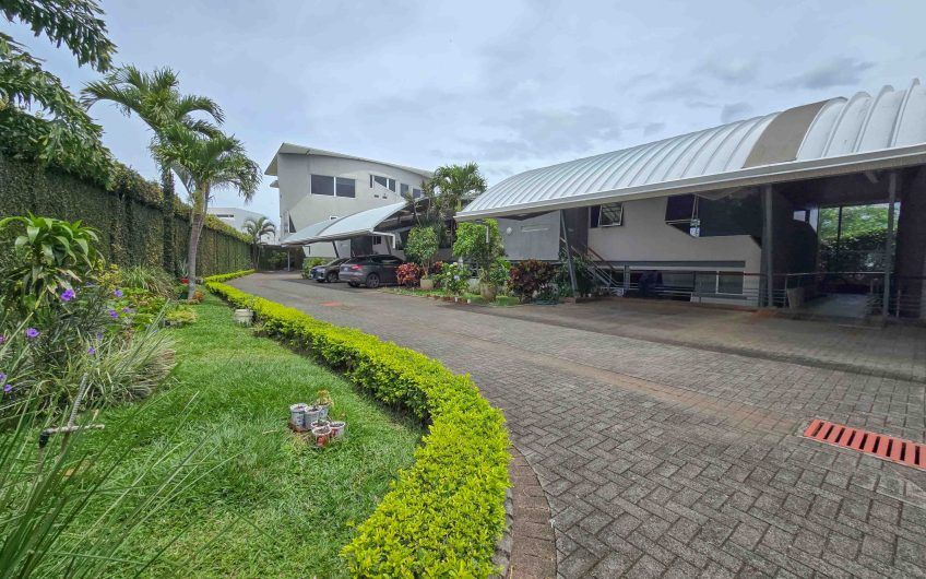 Condo Contemporáneo de 432 m2 con vista en Guachipelín Escazú