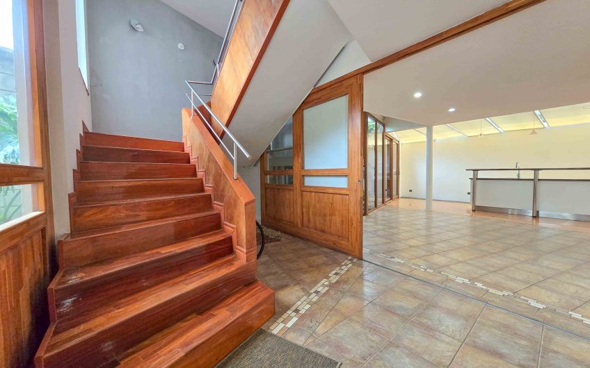 Condo Contemporáneo de 432 m2 con vista en Guachipelín Escazú