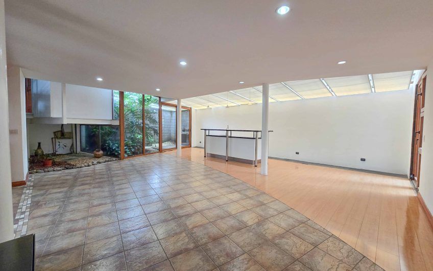 Condo Contemporáneo de 432 m2 con vista en Guachipelín Escazú