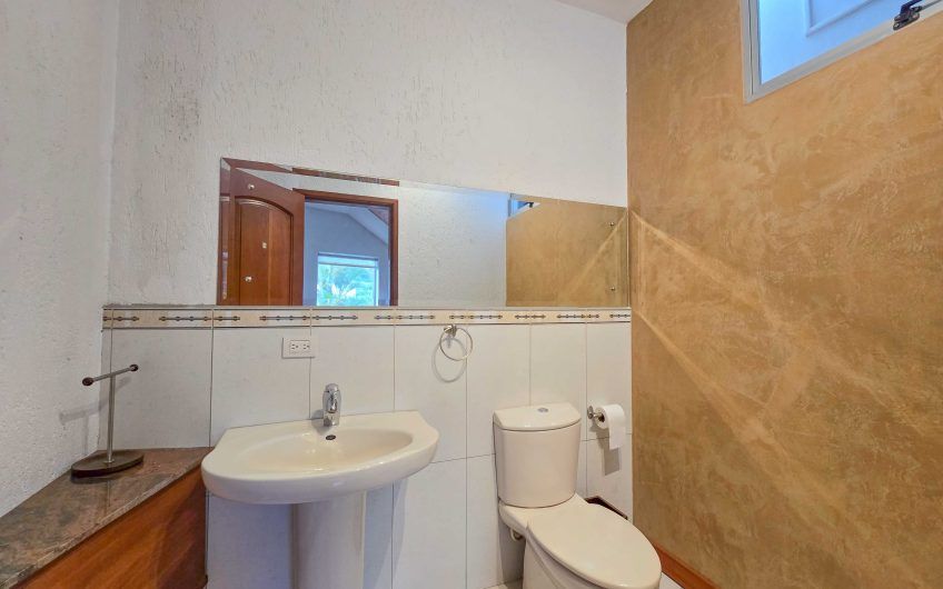 Condo Contemporáneo de 432 m2 con vista en Guachipelín Escazú