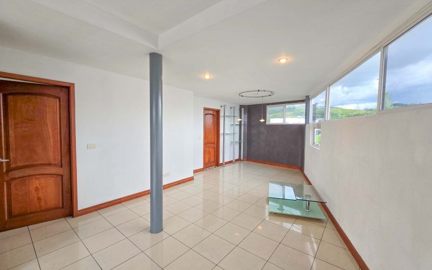 Condo Contemporáneo de 432 m2 con vista en Guachipelín Escazú