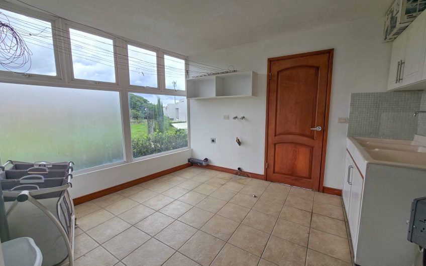 Condo Contemporáneo de 432 m2 con vista en Guachipelín Escazú