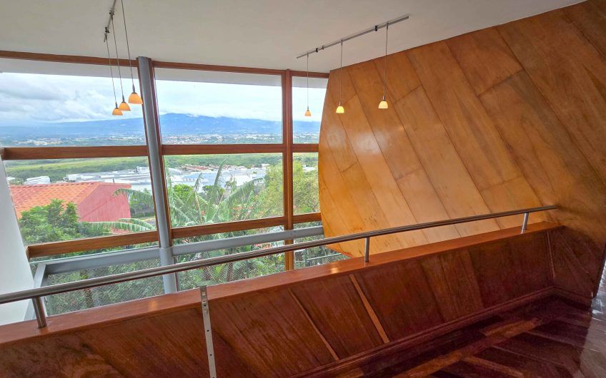 Condo Contemporáneo de 432 m2 con vista en Guachipelín Escazú
