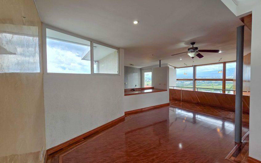 Condo Contemporáneo de 432 m2 con vista en Guachipelín Escazú