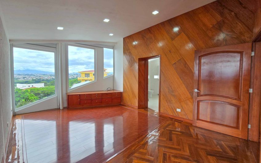 Condo Contemporáneo de 432 m2 con vista en Guachipelín Escazú