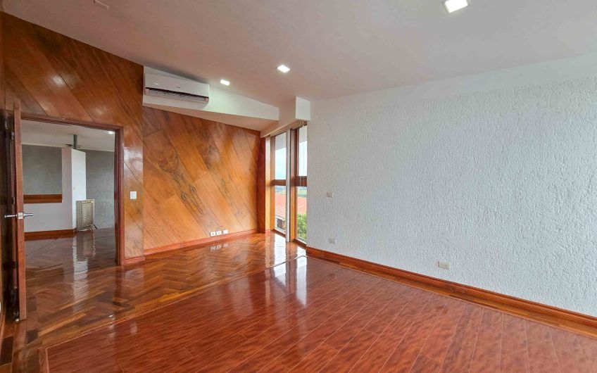 Condo Contemporáneo de 432 m2 con vista en Guachipelín Escazú