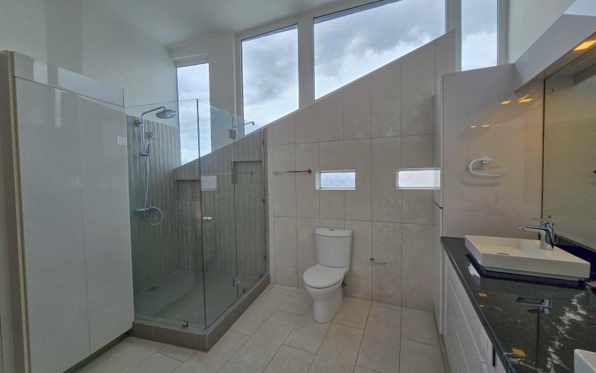 Condo Contemporáneo de 432 m2 con vista en Guachipelín Escazú