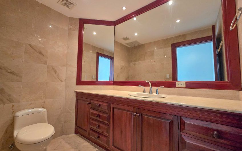 Lujoso apartamento con vista x La Paco San Rafael Escazú