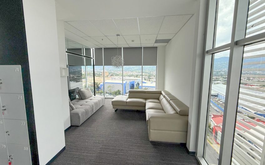 Oficina de 585 m2 en Oficentro Torre Cordillera Rohrmoser Pavas