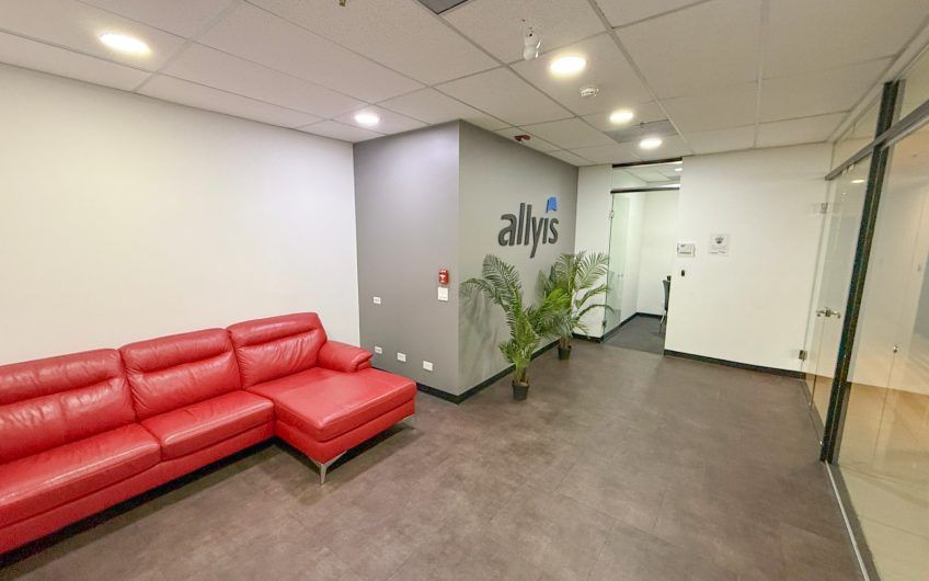 Oficina de 585 m2 en Oficentro Torre Cordillera Rohrmoser Pavas