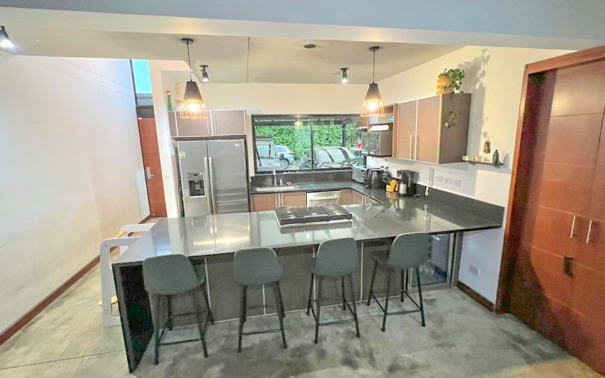 Condo estilo Loft con terrazas y vista en Santa Ana Piedades