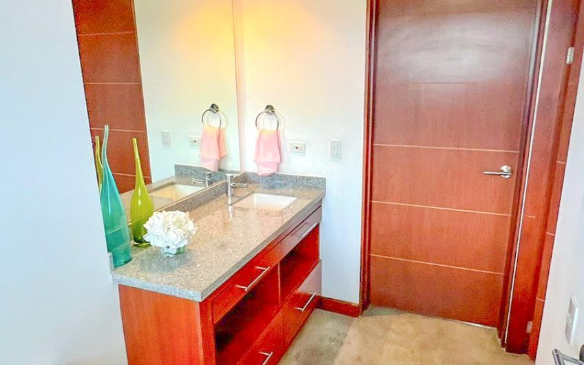 Condo estilo Loft con terrazas y vista en Santa Ana Piedades