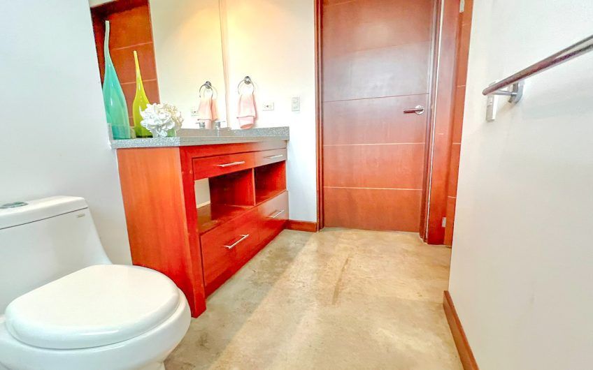 Condo estilo Loft con terrazas y vista en Santa Ana Piedades