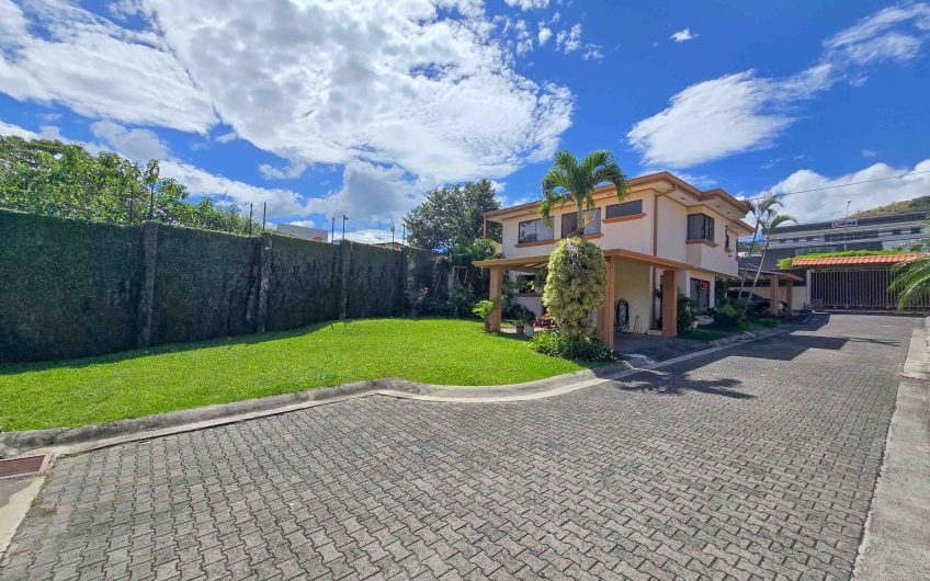 Condominio de 3 habit. en Guachipelín Escazú