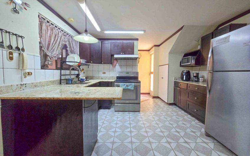 Condominio de 3 habit. en Guachipelín Escazú