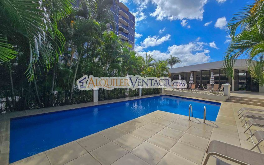 Apartamento de 3 habit. + de servicio con vista en Bello Horizonte Escazú